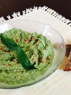 Medvehagymás hummusz recept fotója