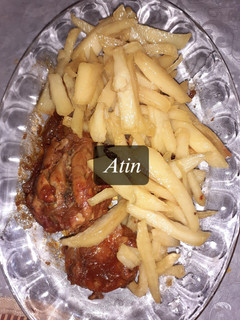 عکسی از دستور مرغ مجلسی با سیب زمینی سرخ شده