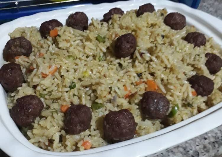 Simple Way to Make Award-winning Fried rice with meat balls