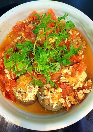 Hình của món Cà tím nhồi đậu, cà rốt sốt cà chua.