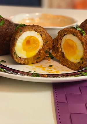 A picture of Scotch Eggs.