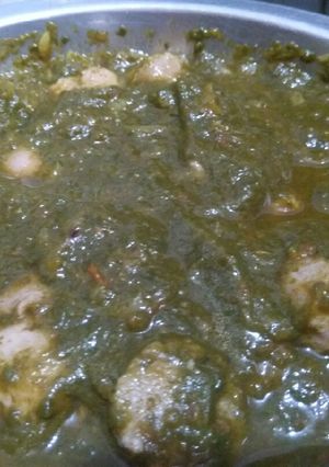 A picture of Palak puree with Soya Nugget.