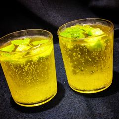 A picture of Apple mojito.