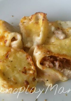 Una foto de Lumaconi rellenos de carne al coñac con bechamel sin lactosa en GME, F Y G y tradicional