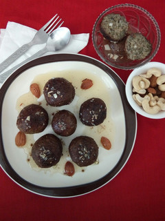 अंकुरित मूंग के गुलाब जामुन (Ankurit moong ke gulab jamun recipe in Hindi) रेसिपी मुख्य फोटो