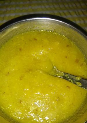 A picture of Daliya and moong dal khichdi.