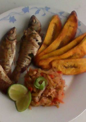 Una foto de Pescado de río en alcaparras