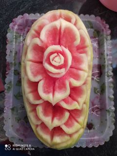 عکسی از دستور تزیین هندوانه یلدا