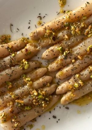 Una foto de Espárragos blancos con toque especial