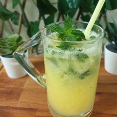 A picture of Mango Mojito 🥭🍋🧊🌿🍋🥭.