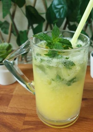 A picture of Mango Mojito 🥭🍋🧊🌿🍋🥭.