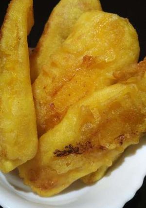 A picture of Banana Fritters (kerala Style).