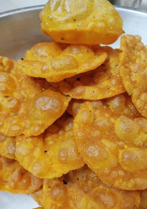 મસાલા પૂરી (Masala Puri Recipe In Gujarati) રેસીપી મુખ્ય ફોટો