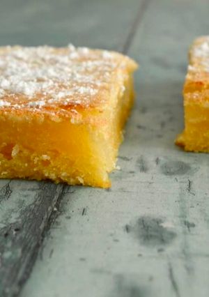 A picture of Lemon Bars.