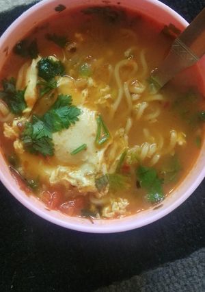 முட்டை நூடுல்ஸ் சூப் (muttai noodles soup recipe in tamil) செய்முறை முக்கிய புகைப்படம்