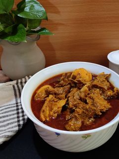 পাঁঠার মাংস,আলু দিয়ে ঝোল (pathar mangsho aloo diye jhol recipe in bengali) রেসিপির প্রধান ছবি