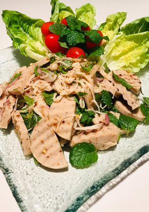 รูปของ ลาบไก่ยอเห็ดเข็มทอง คีโต