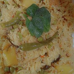 A picture of Aloo Matar ki Tahari💖👌.