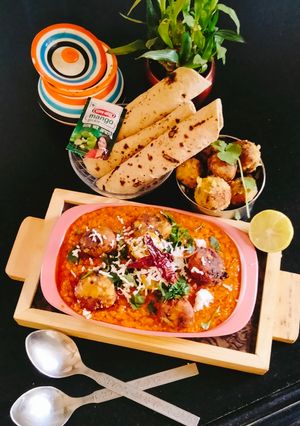 A picture of Palak paneer kofta curry Spinach paneer kofta curry.