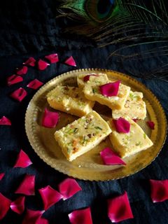 বেসন বরফি (besan barfi recipe in bengali) রেসিপির প্রধান ছবি