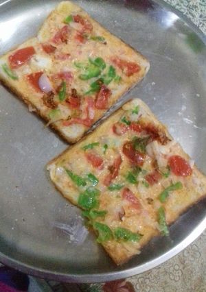 A picture of Bread pizza.