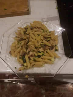 Una foto de Pasta con calabaza y champiñones