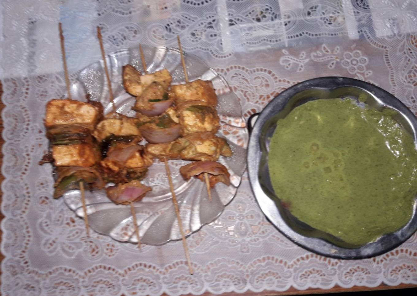 Paneer Tikka With green dip