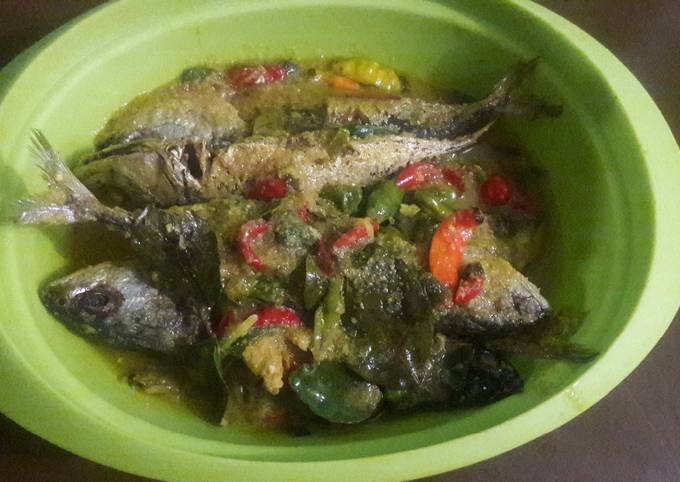 Langkah Mudah Memasak Resep Pesmol ikan kembung