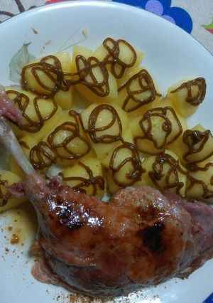 Foto principal de Confit de pato con manzana y salsa de mango