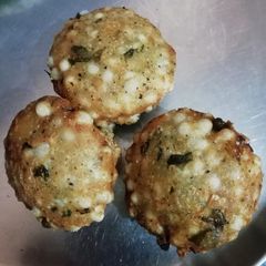A picture of Sabudana vada.