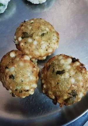 A picture of Sabudana vada.