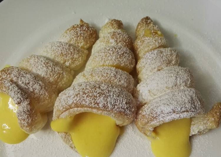 Cannoli di pasta sfoglia