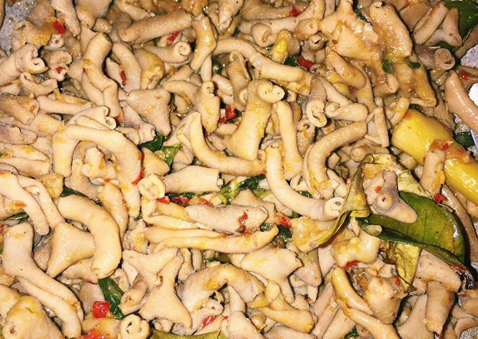 Langkah Mudah untuk Membuat Tumis usus ayam kemangi pedas (tapi nggk keliatan ya kan kemangi nya) 😂, Enak Banget