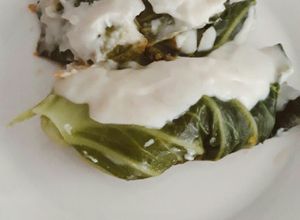 Una foto de Repollo Relleno con Pollo y Salsa Blanca