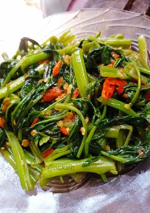 Foto resep Tumis kangkung sambel terasi pedas