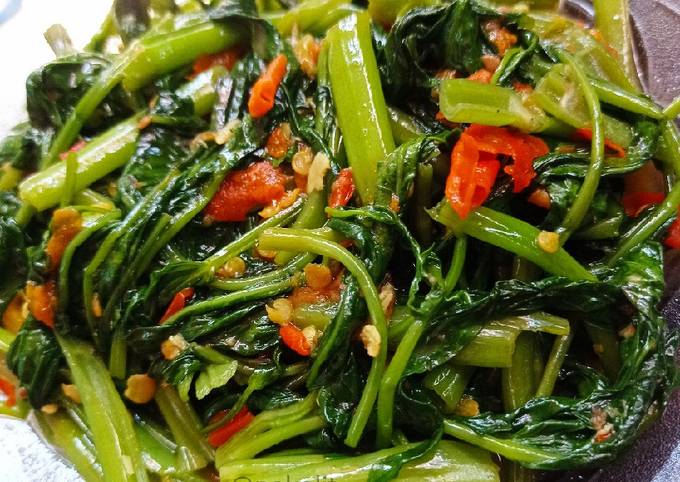 Resep Tumis kangkung sambel terasi pedas Anti Gagal
