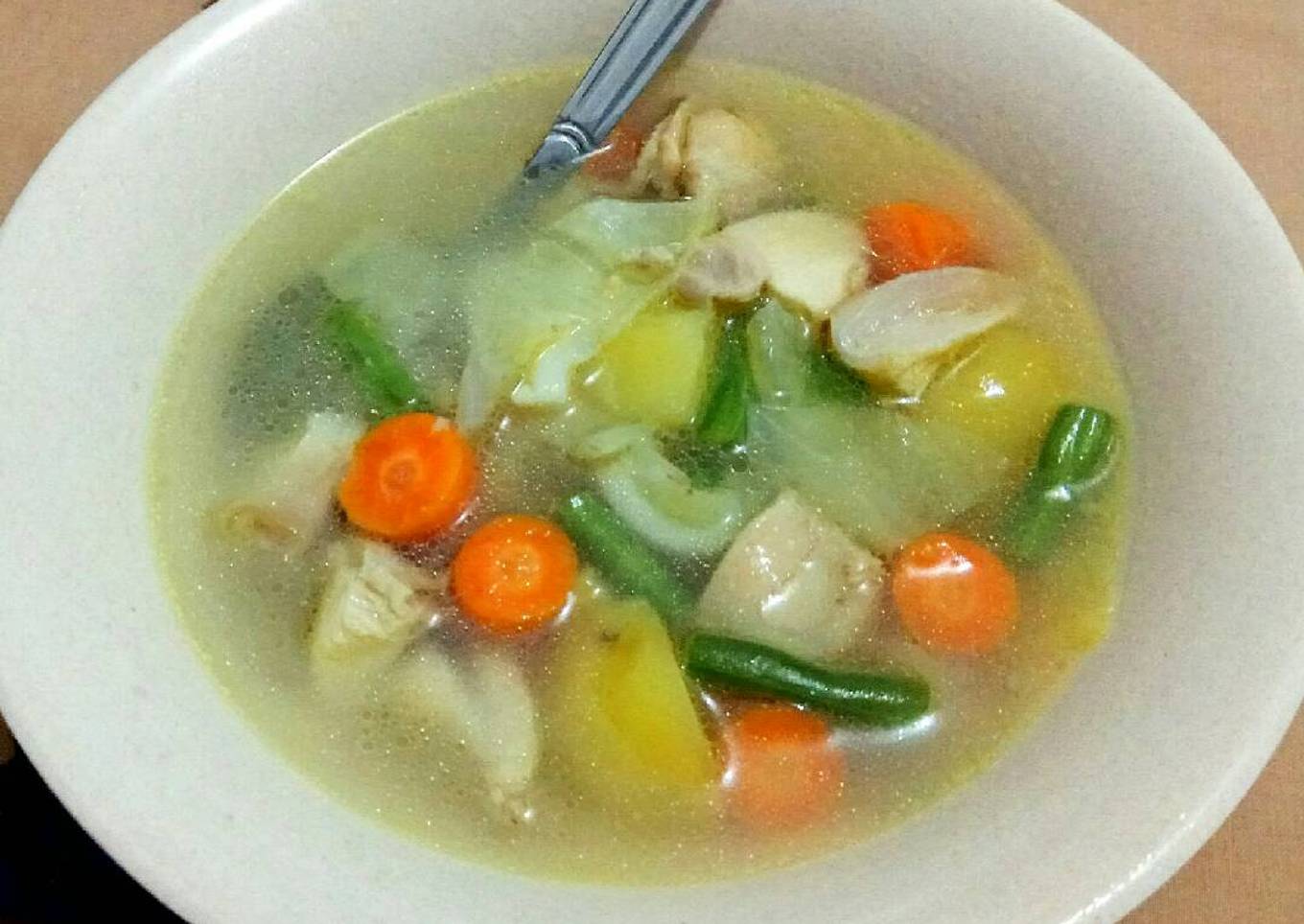 Sop ayam (segar & gurih)