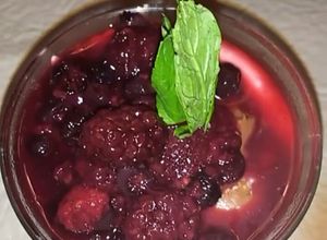 Una foto de Salsa de frutos rojos