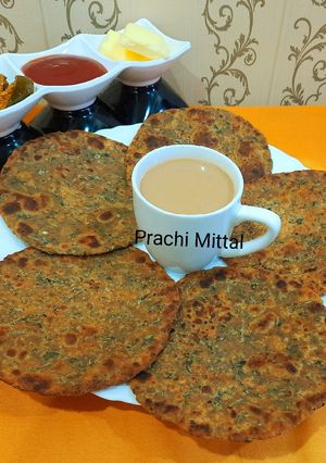 मेथी के पराठे (methi ke parathe recipe in Hindi) रेसिपी मुख्य फोटो