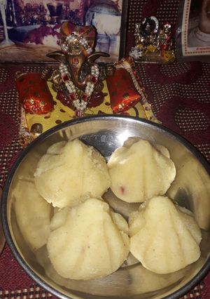 A picture of Semolina modak.