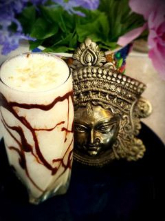 A picture of Banana melonseeds shake.
