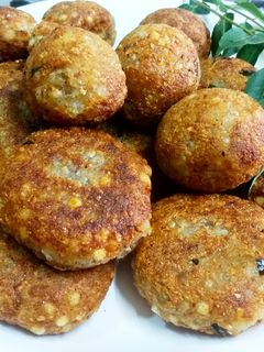 स्टफ्ड साबूदाना वडा (Stuffed Sabudana vada recipe in Hindi) रेसिपी मुख्य फोटो