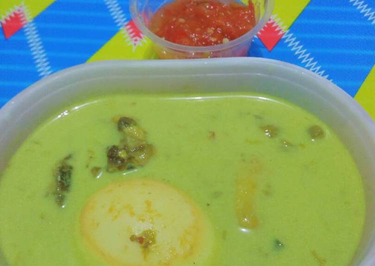 Opor Ayam Telur Sayur