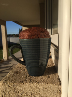 Una foto de Torta de chocolate en taza para microondas! Súper fácil, rápida y rica 🧉❤️