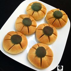 A picture of Eggless coconut cookies.