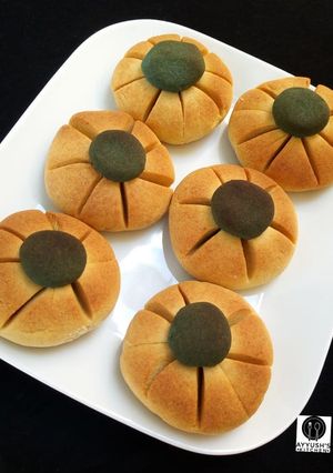 A picture of Eggless coconut cookies.