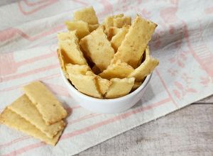 Una foto de 🐕🐩Crackers de pollo 🐶 4 ingredientes 🐩🐕Apto perritos (y humanos 😉)