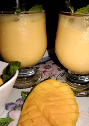 A picture of Mango lassi💕مینگو لسی 💕.