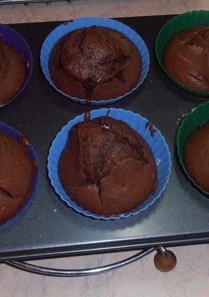 Φωτογραφία της συνταγής Σοκολατένια muffins με μία έκπληξη βαθειάαααα μέσα τους