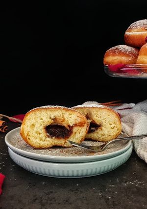 Zdjęcie przepisu Pączki z powidłami.